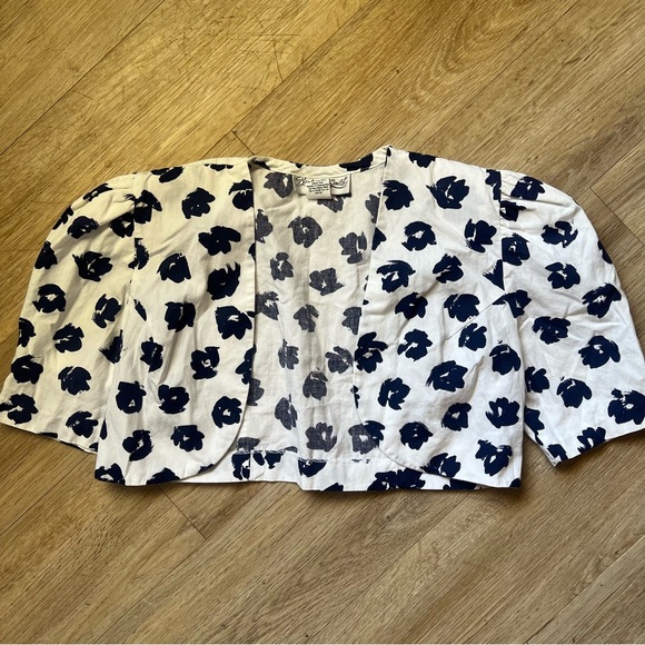 Benson & Smith Sweaters - Vintage Benson & Smith 100% Cotton Cropped Floral Shrug Bolero